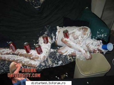 Sigur vretzi sa dormitzi la o petrecere?? - oameni cu frijca+cateva cutii de cola+ un - Jpg Mania